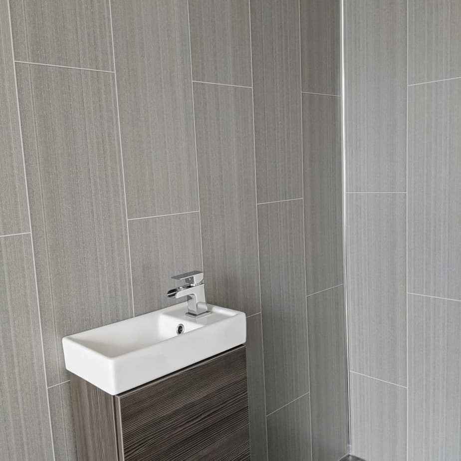 8mm Seagrass Large Tile Effect Bathroom Wall Panel - Pack of 4