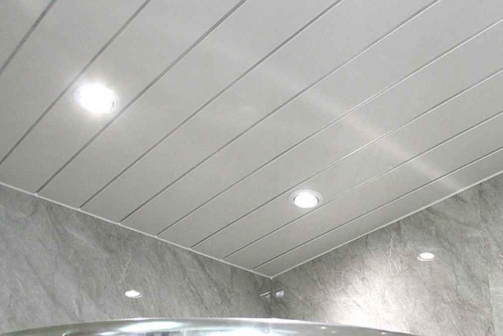 8mm White Gloss With 2 Chrome Strip Wall & Ceiling Panel - Pack of 4
